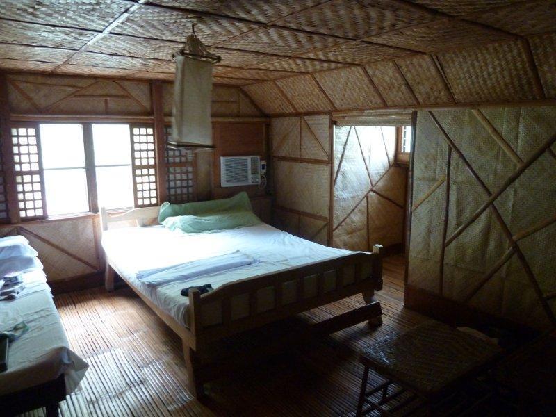 Bamboo House Beach Lodge & Restaurant Puerto Galera Exterior foto