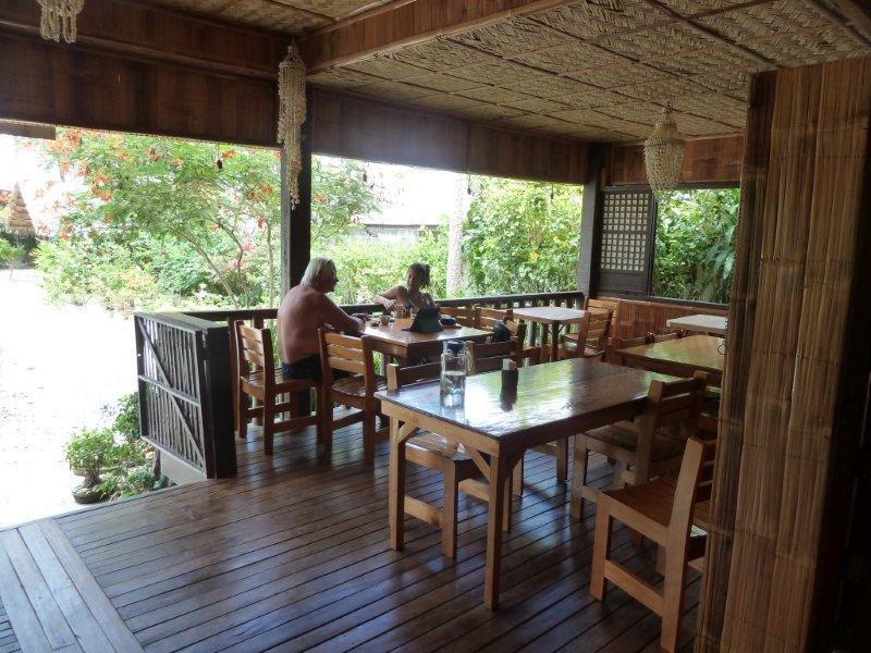 Bamboo House Beach Lodge & Restaurant Puerto Galera Exterior foto